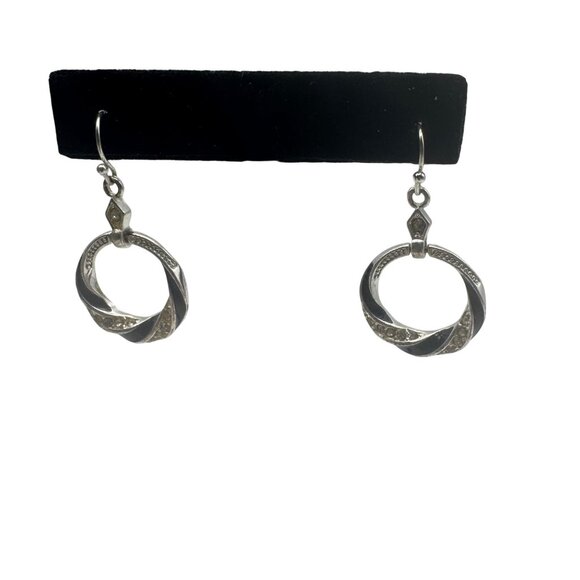 Avon Twisted Circle Pendant Necklace Earrings Set Classic Timeless Set - Picture 5 of 8